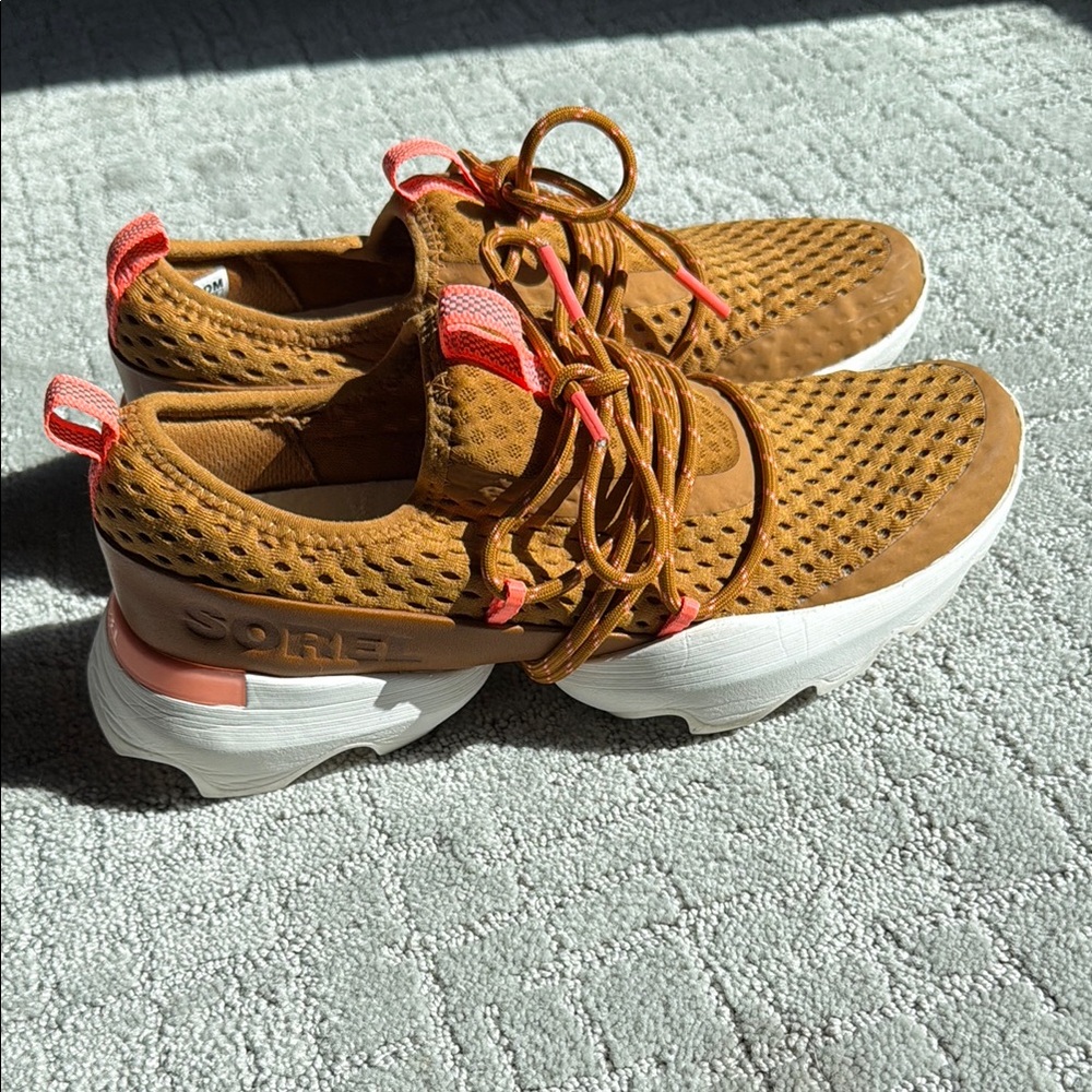 Sorel brown kinetic sneakers